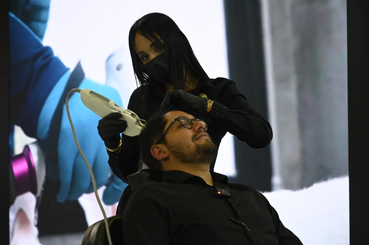 Demostración en vivo sobre el escenario de TOP EXPERIENCE